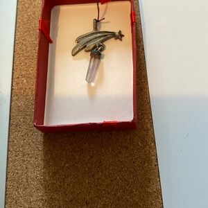 Sterling pendant with amethyst crystal